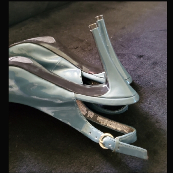 Heels - Picture 6 of 8